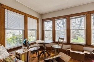 Building Photo - 312 W Maple Ave
