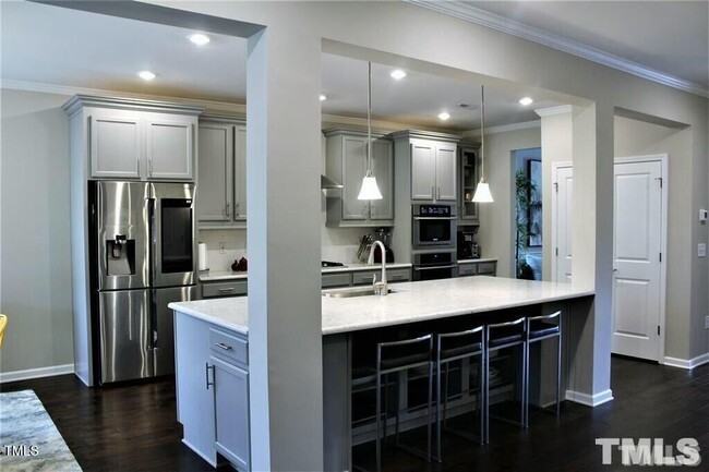 Building Photo - 5 Bedroom and a Bonus Room Single Family i...