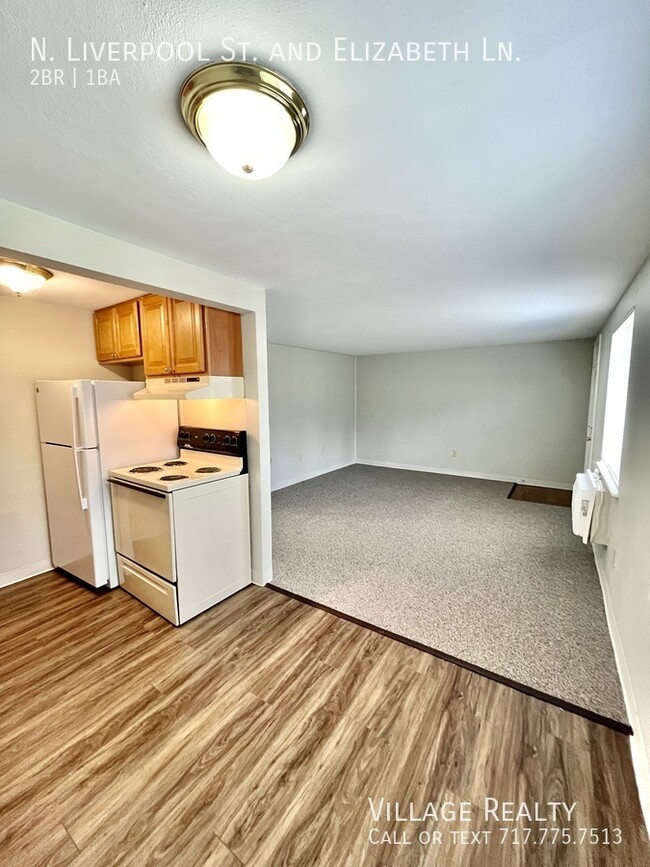 Building Photo - END-unit! Affordable 2-Bed Convenient to I...