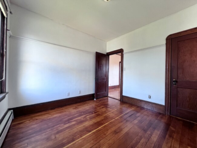 Building Photo - 32 Alpine Ave