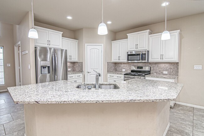 Building Photo - 6715 Hall of Fame Blvd