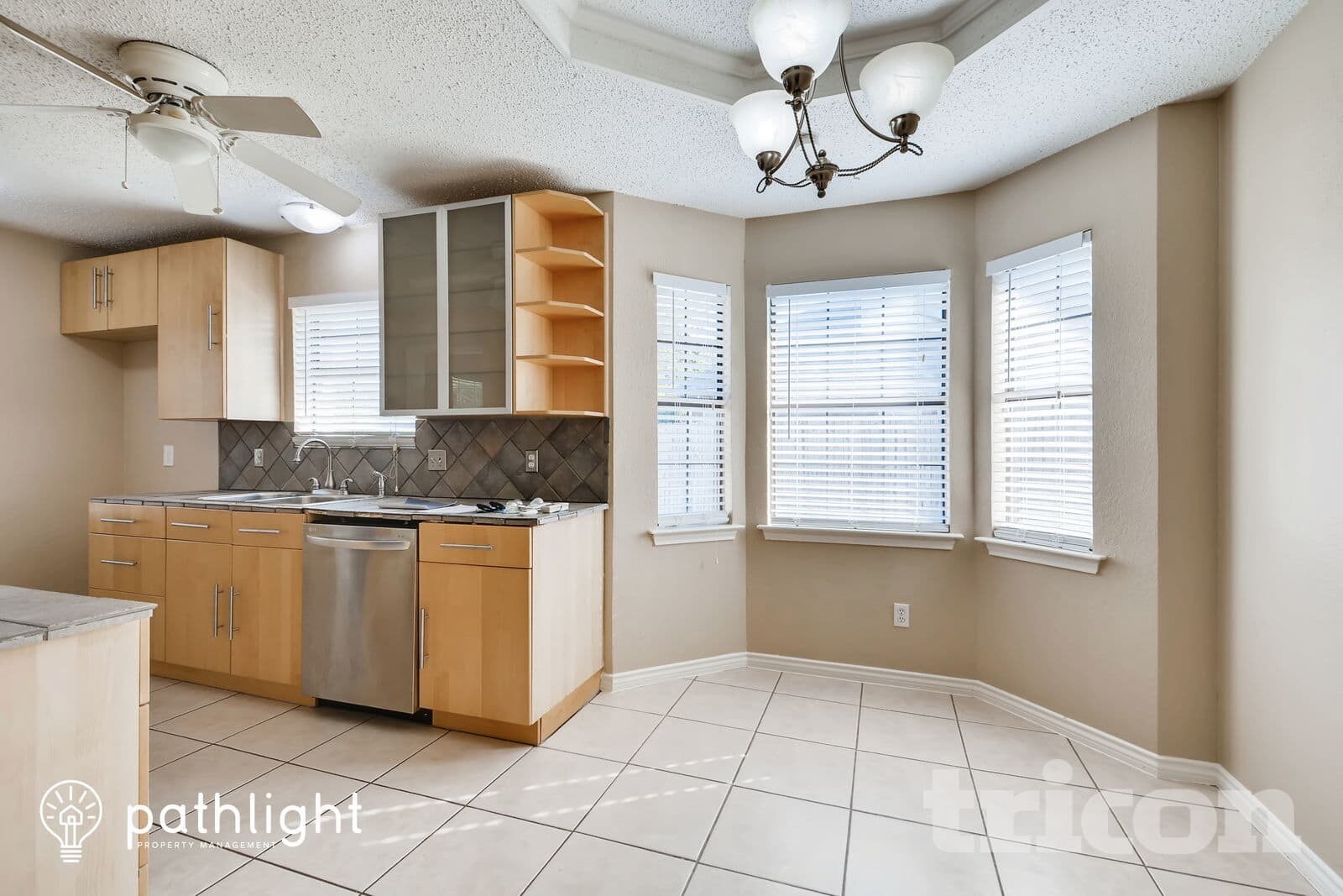 Building Photo - 641 Park Ln