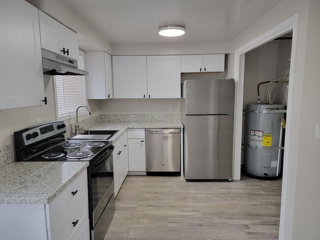 Building Photo - 186-02 Bending