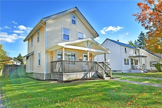 Building Photo - 781 Oak Knoll Ave SE