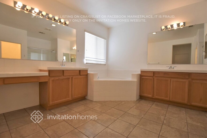 Building Photo - 42213 Marbella St