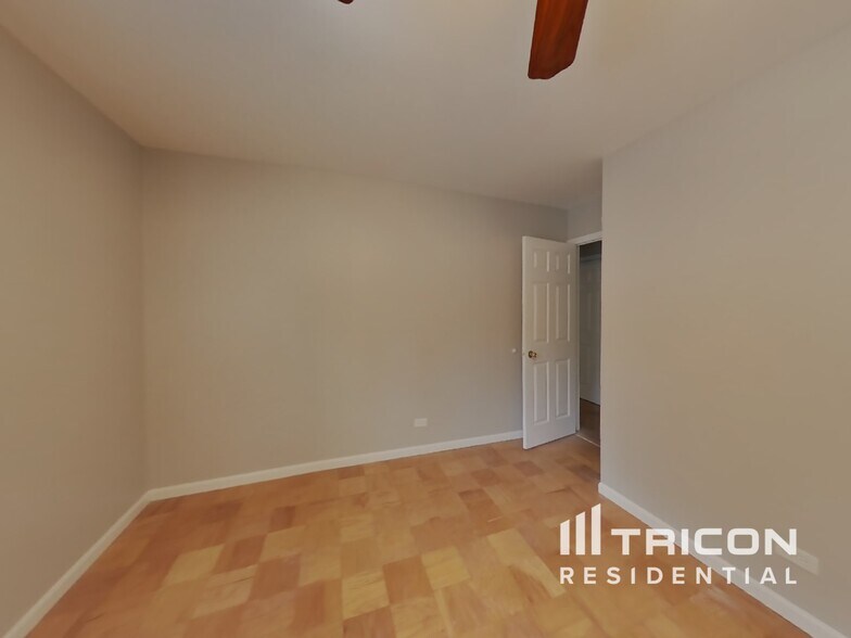 Building Photo - 7924 Oakview Ln