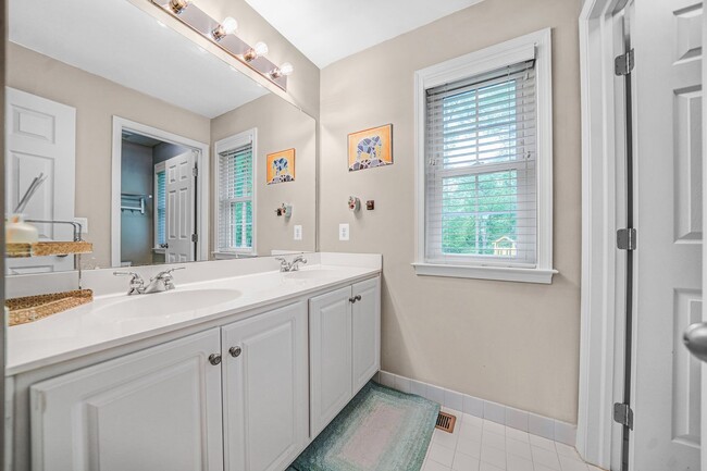 Building Photo - 4 Bedroom 4 Bath culdesac home in the Hart...