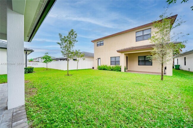 Building Photo - 4416 SW 174th Ave