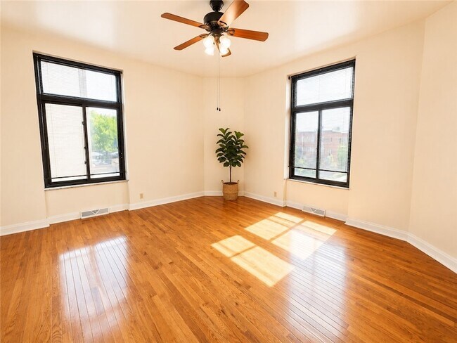 Building Photo - 735 N Highland Ave