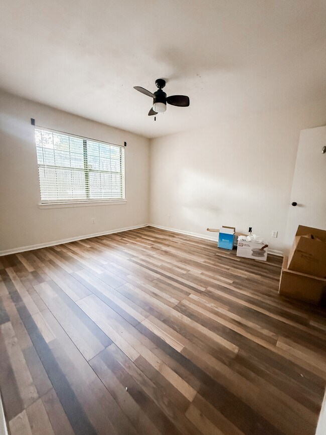 Building Photo - 2312 Brynmahr Dr