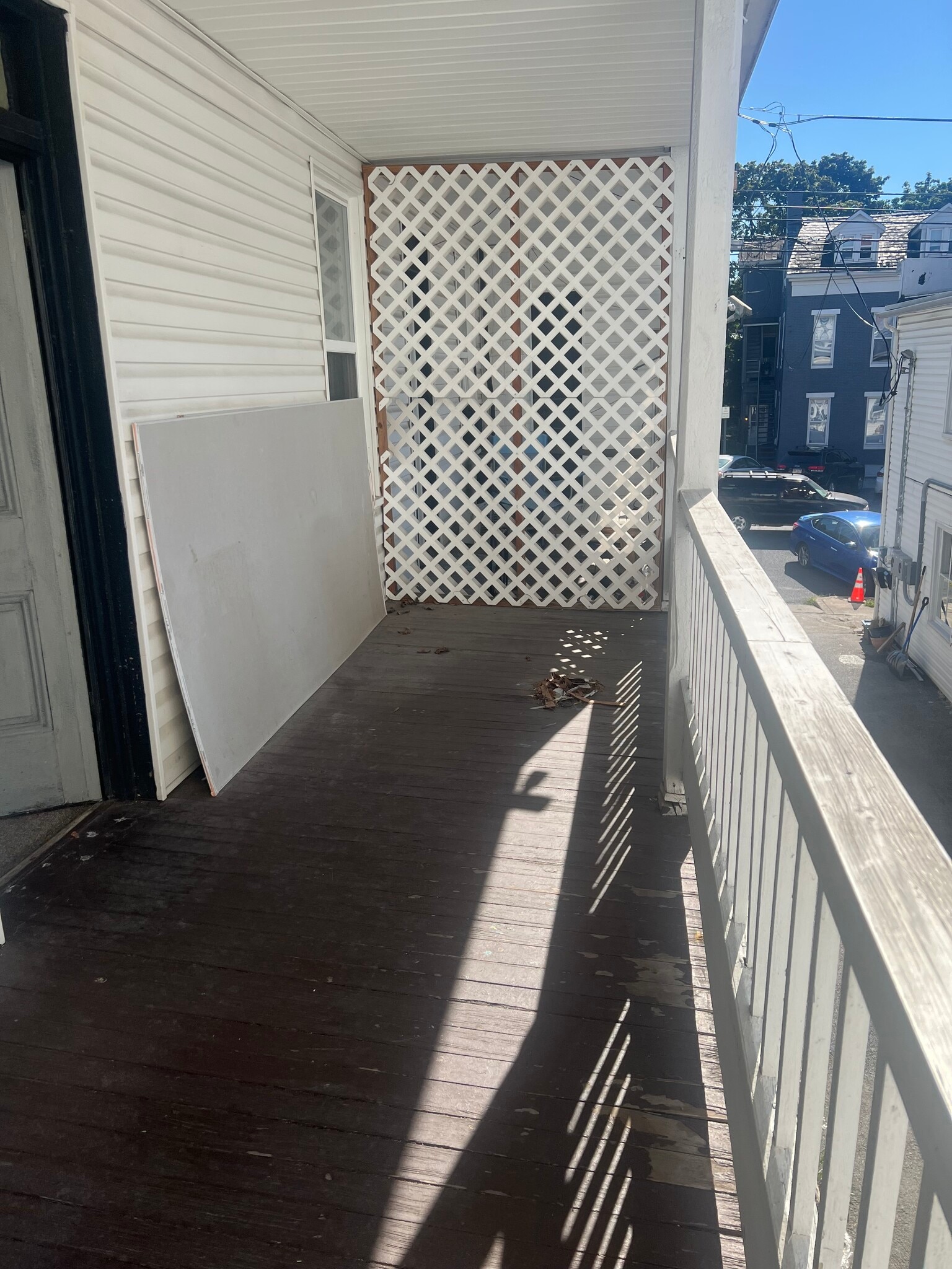 Balcony - 122 E Chestnut St