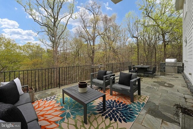 Building Photo - 9884 River Chase Way