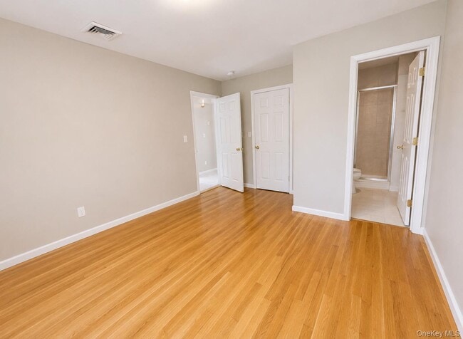 Building Photo - 83 Heitz Pl