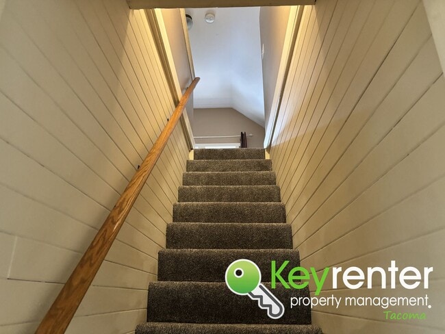 Building Photo - Charming 3-Bedroom Rental Home in Central ...