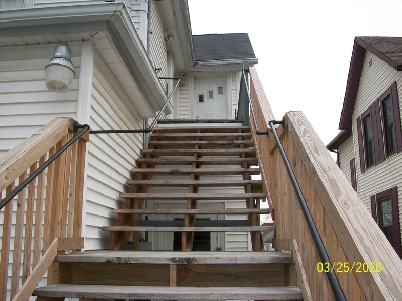 Building Photo - 408 S Walsh St