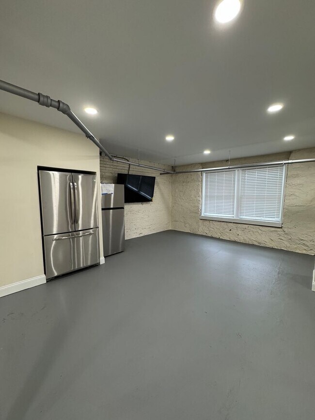 Building Photo - Single Family in Allston Near BU - Available 9/1/2026