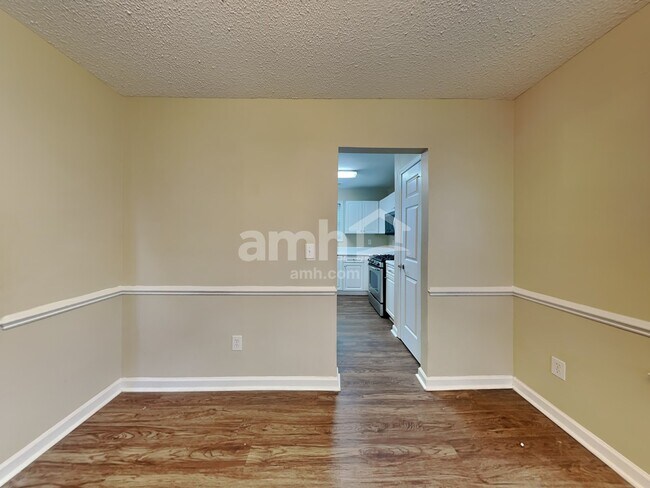 Building Photo - 200 Crossview Dr