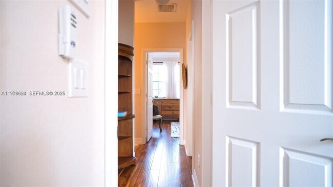 Building Photo - 104 Harbors Way