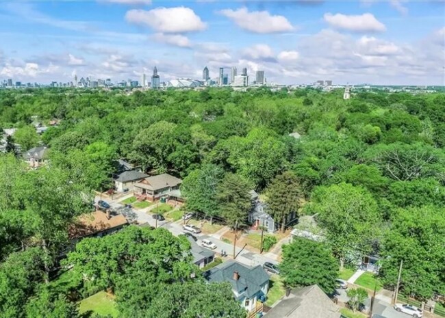 Building Photo - 684 Grady Pl SW