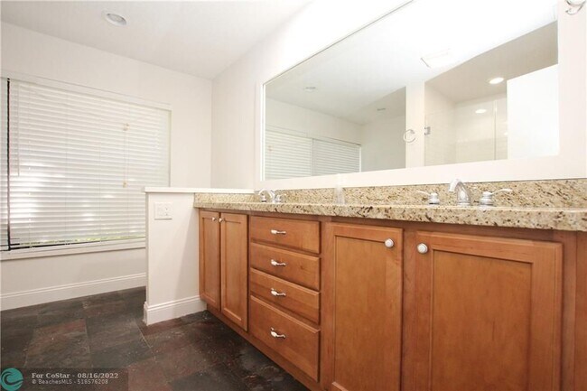 Building Photo - 10134 Boca Woods Ln