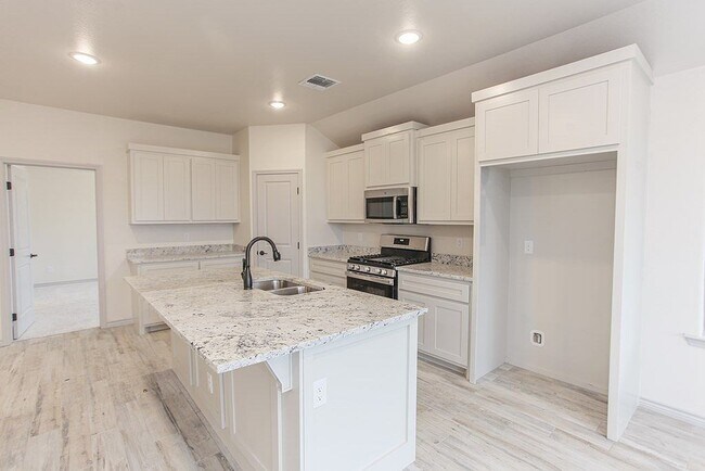 Building Photo - 2516 S CR-1103