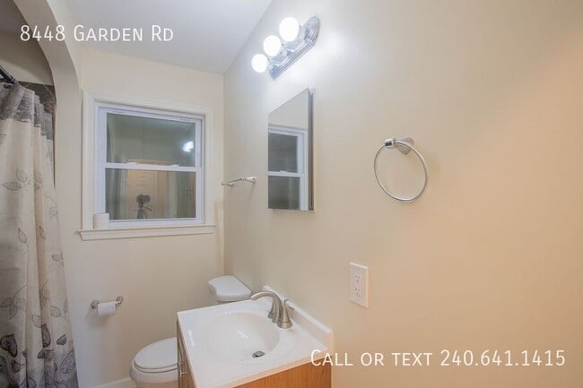 Building Photo - 8448 Garden Rd