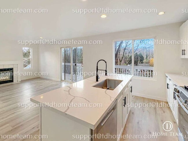 Building Photo - 4743 25th Ave SW