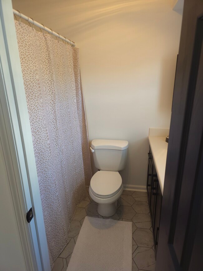 Building Photo - 1000 Mallery St Ext