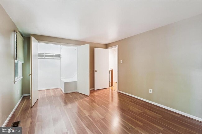 Building Photo - 8230 Goldstream Ct