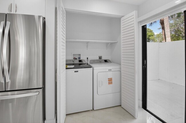 Building Photo - 15322 Strathearn Dr