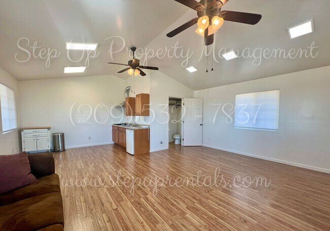 Building Photo - 8440 Ponderosa Way