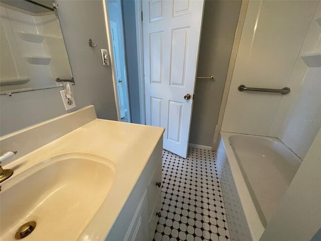 Building Photo - 804 53rd Ave Dr W