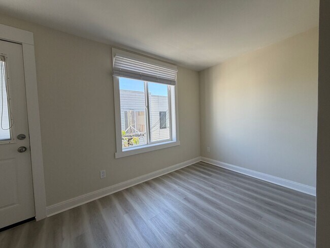 Building Photo - 571b Minna St
