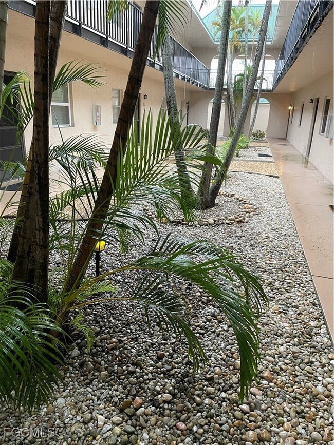 Building Photo - 3905 Del Prado Blvd S