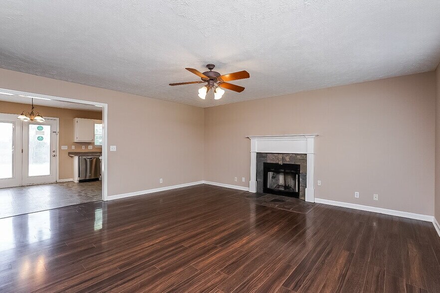 Building Photo - 2919 Weybridge Dr