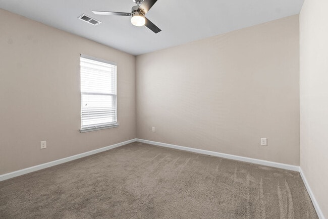 Building Photo - Mountain Ash home