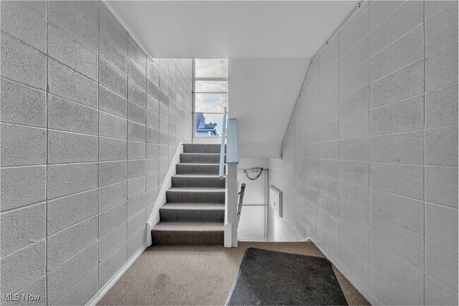 Building Photo - 1415 Wyandotte Ave