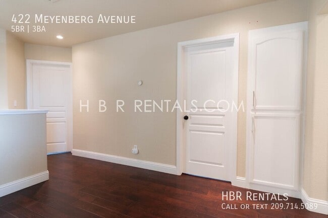 Building Photo - 422 Meyenberg Ave