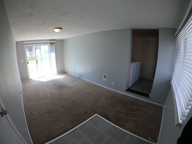 Building Photo - 4 Bed 2 Bath Farmington Hills home for lease