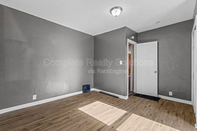 Building Photo - 2724 Pasteur Ave