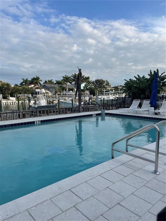 Building Photo - 745 Pinellas Bayway S