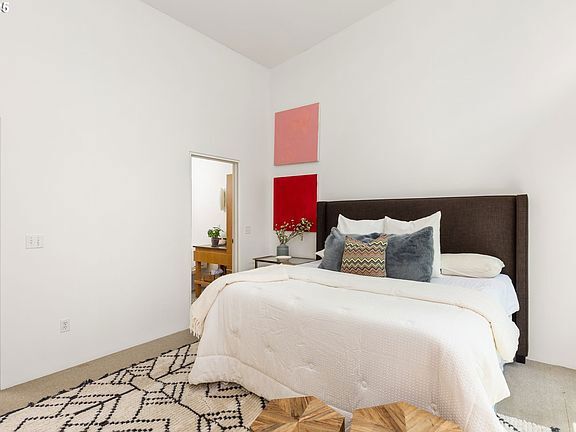 Building Photo - 1510 SE 34th Ave