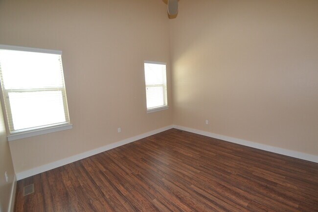 Building Photo - Cozy 2 Bedroom 2 Bath Home in Midvale!!!