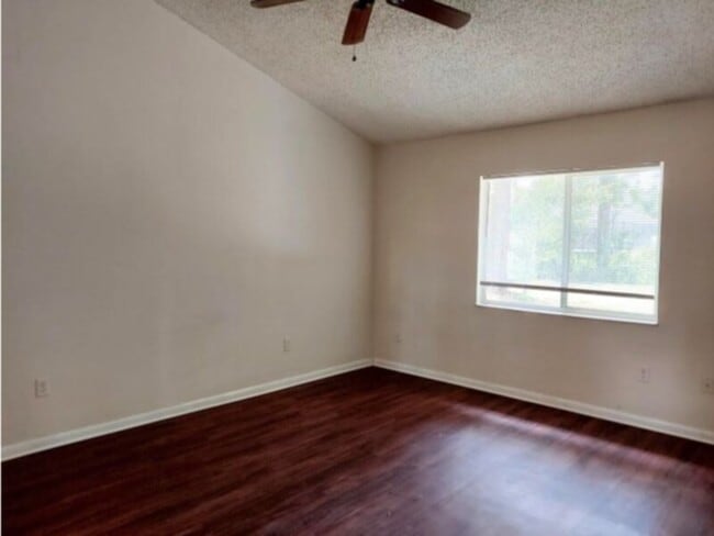 Building Photo - Palm Coast, FL 3 Bedroom House/2 Bath Available Now