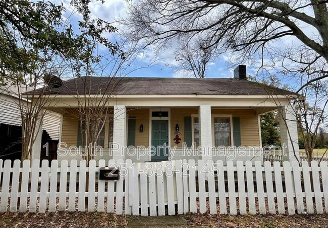 Primary Photo - 965 Selma St