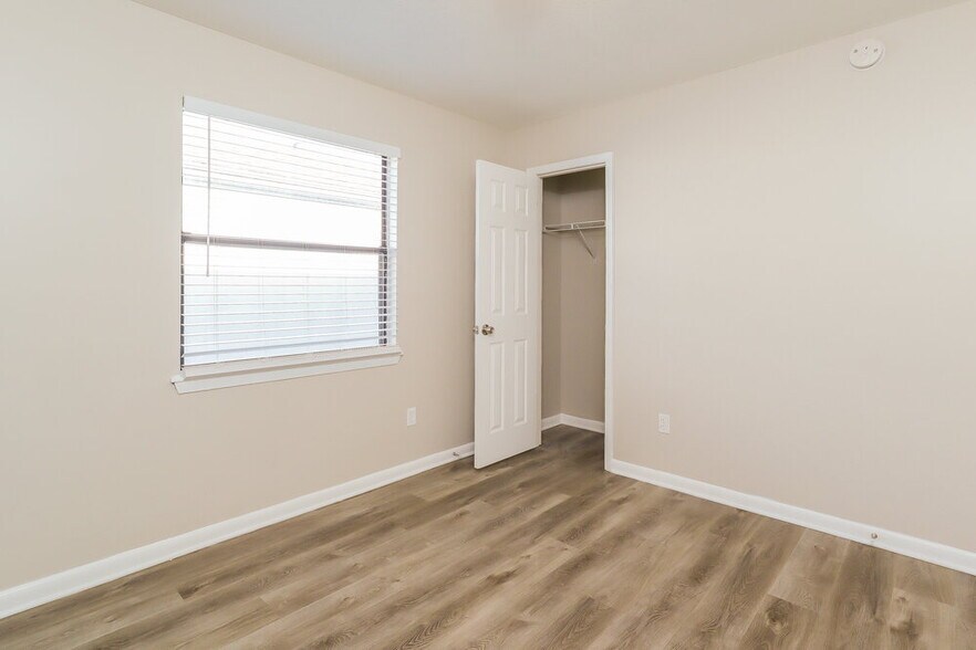 Building Photo - 14387 Pablo Bay Dr