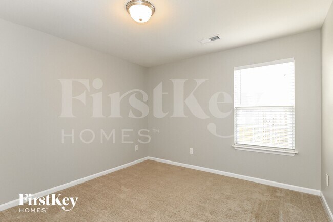 Building Photo - 1558 Weatherend Dr