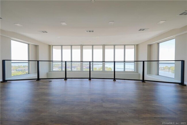 Building Photo - 850 Pacific St