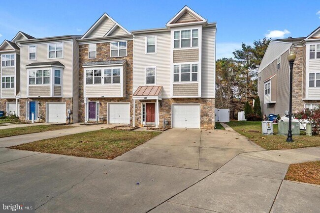 Building Photo - 592 Burr Oak Ct