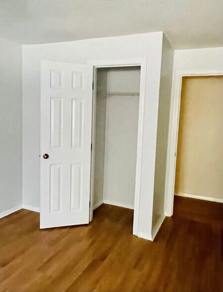 Building Photo - 1712 Blackstone Dr